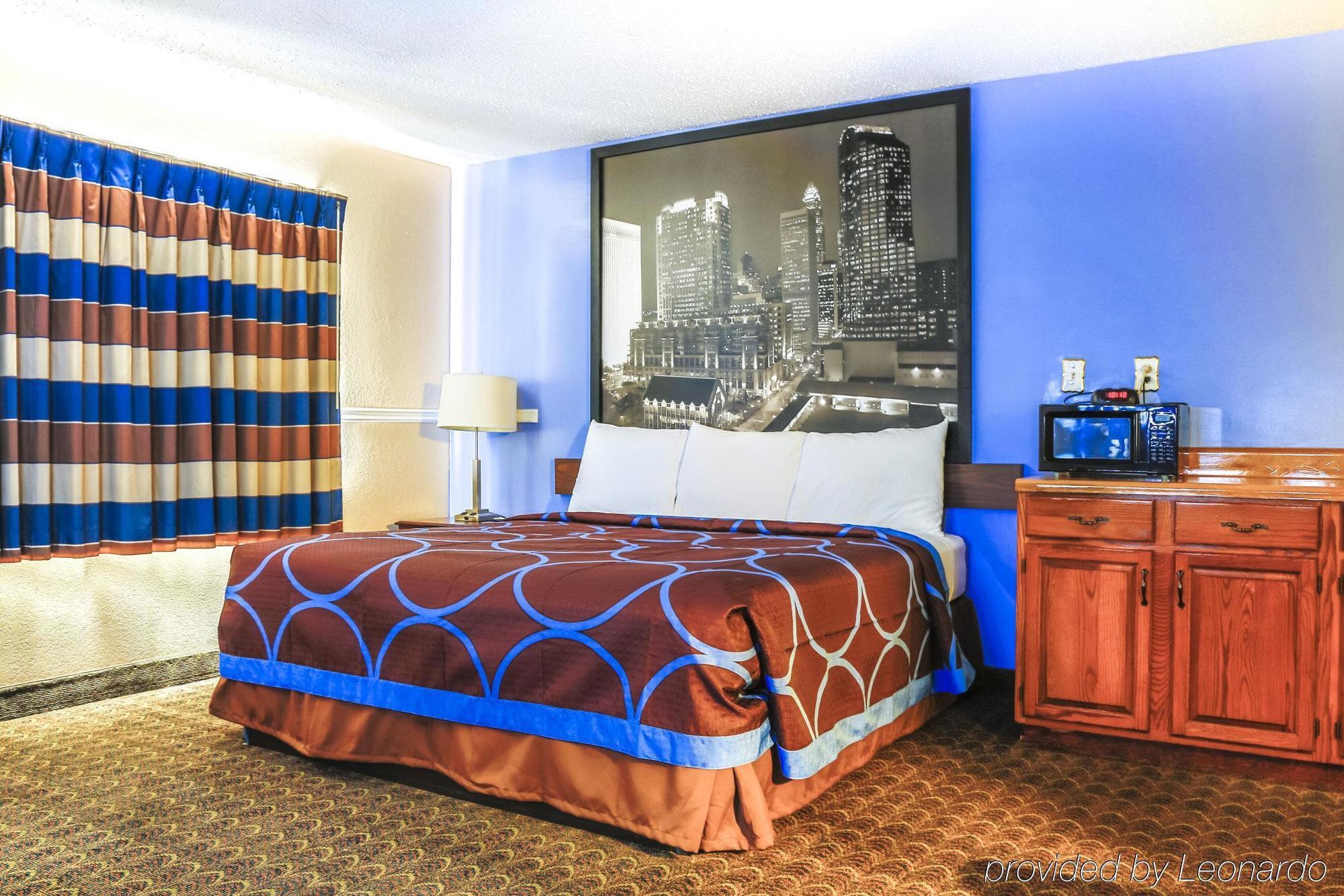 Super 8 By Wyndham Charlotte University Exterior foto