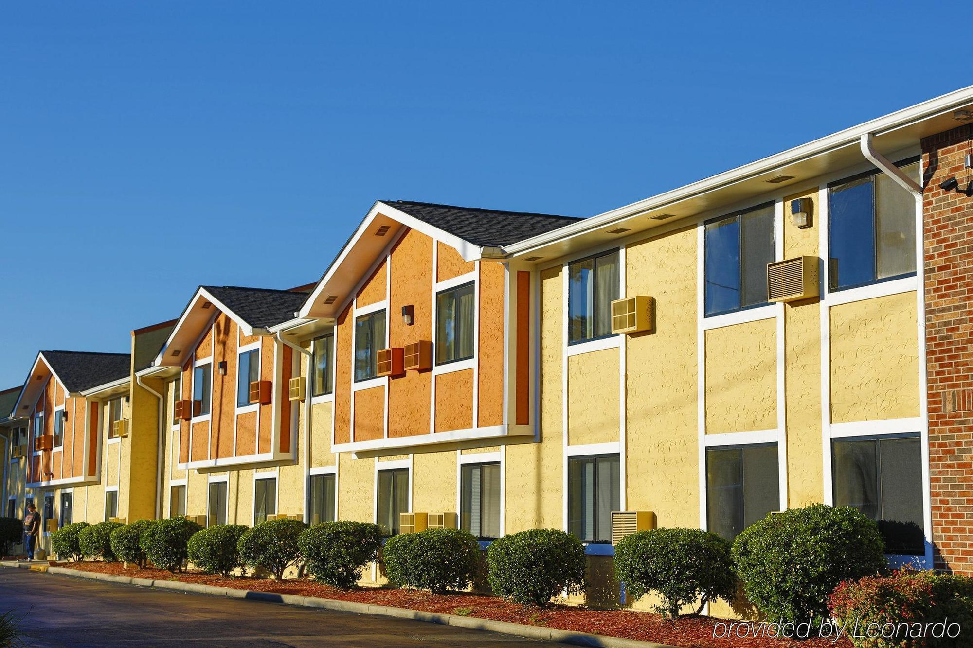 Super 8 By Wyndham Charlotte University Exterior foto